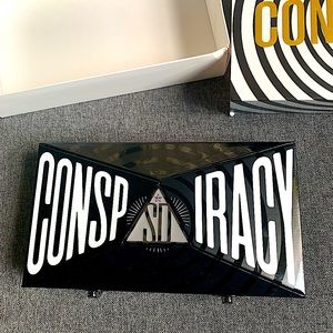 Brand new Jeffrey Starr Conspiracy pallet